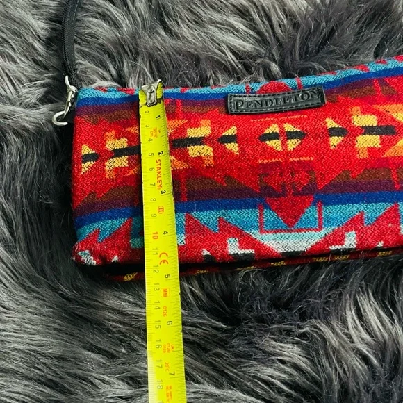 Pendleton Women's Red and Blue Patterned Bag - Picture 3 of 6